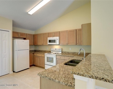 8966 101st Avenue - Photo Thumbnail 14