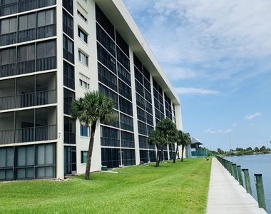 200 S Sykes Creek Parkway - Photo Thumbnail 1