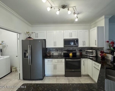 6411 Borasco Drive - Photo Thumbnail 4