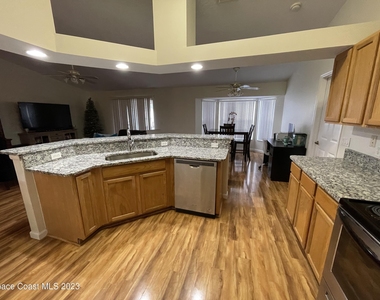 1738 Loquat Court Nw - Photo Thumbnail 5