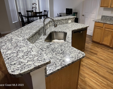 1738 Loquat Court Nw - Photo Thumbnail 7
