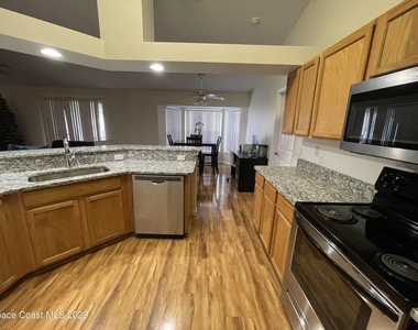 1738 Loquat Court Nw - Photo Thumbnail 3
