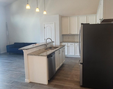 92 Clemente Drive - Photo Thumbnail 8