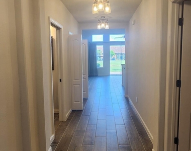 92 Clemente Drive - Photo Thumbnail 20
