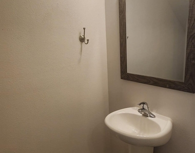 92 Clemente Drive - Photo Thumbnail 5
