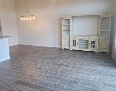 92 Clemente Drive - Photo Thumbnail 10