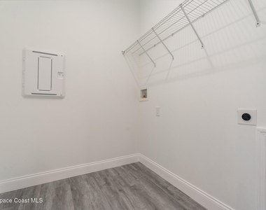 3187 Topsey Avenue Se - Photo Thumbnail 20