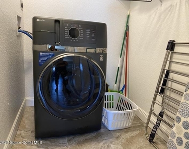 7520 Ridgewood Avenue - Photo Thumbnail 11