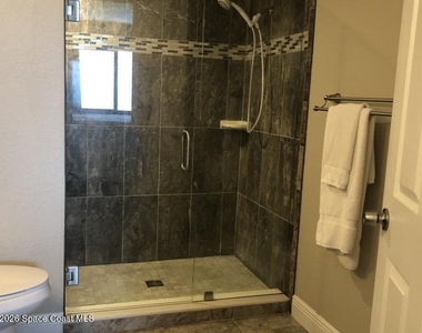 7520 Ridgewood Avenue - Photo Thumbnail 10