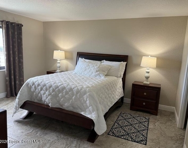 7520 Ridgewood Avenue - Photo Thumbnail 5