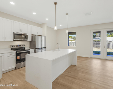 1319 Schneider Street Sw - Photo Thumbnail 3