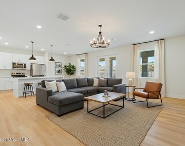 1319 Schneider Street Sw - Photo Thumbnail 6