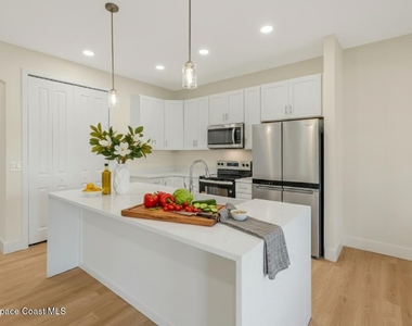 1319 Schneider Street Sw - Photo Thumbnail 4
