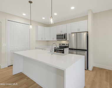 1319 Schneider Street Sw - Photo Thumbnail 5