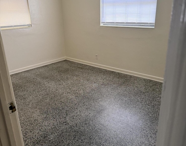 1601 Virginia Drive - Photo Thumbnail 10