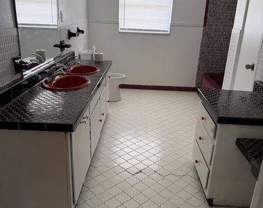 1601 Virginia Drive - Photo Thumbnail 11