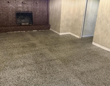 1601 Virginia Drive - Photo Thumbnail 3