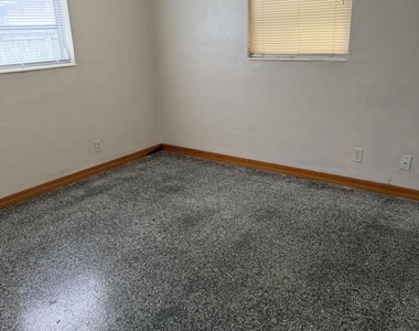1601 Virginia Drive - Photo Thumbnail 9