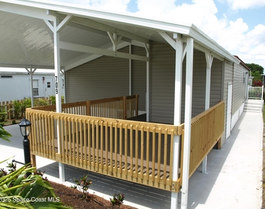 709 Lark Drive - Photo Thumbnail 3