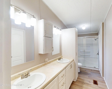 709 Lark Drive - Photo Thumbnail 21