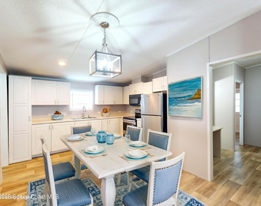 709 Lark Drive - Photo Thumbnail 11