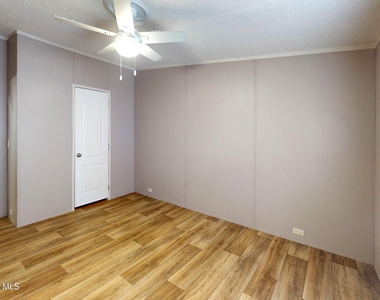 709 Lark Drive - Photo Thumbnail 31