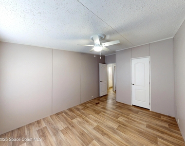 709 Lark Drive - Photo Thumbnail 29