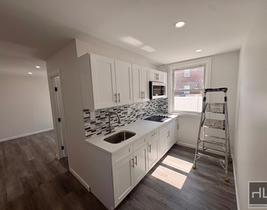 Revere Avenue - Photo Thumbnail 1