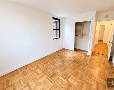 East 79th Street - Photo Thumbnail 3