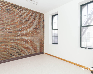 206 Scholes St - Photo Thumbnail 3