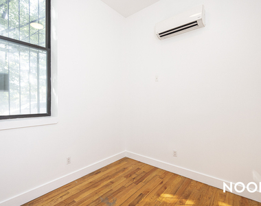 483 Evergreen Ave - Photo Thumbnail 8