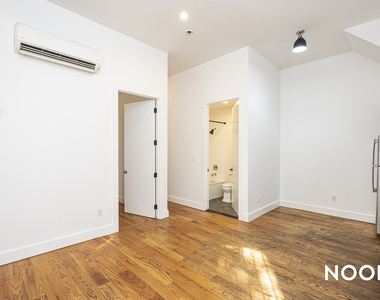 483 Evergreen Ave - Photo Thumbnail 9