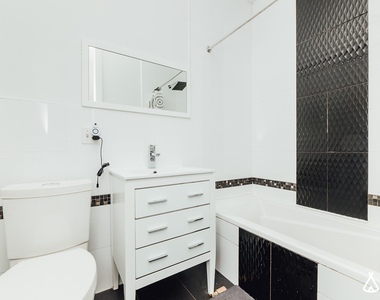 31 Montrose Ave - Photo Thumbnail 9