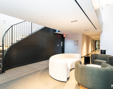 527 Grand Ave - Photo Thumbnail 5
