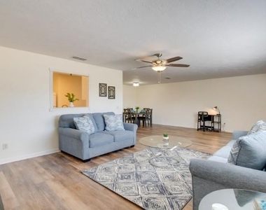 1920 Nw 12th Avenue - Photo Thumbnail 4