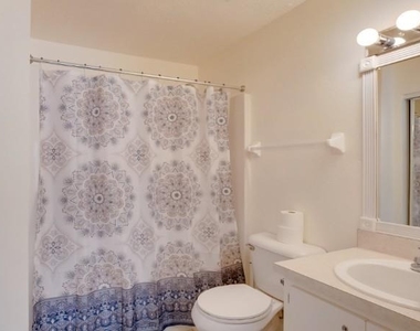 1920 Nw 12th Avenue - Photo Thumbnail 13