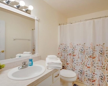 1920 Nw 12th Avenue - Photo Thumbnail 16