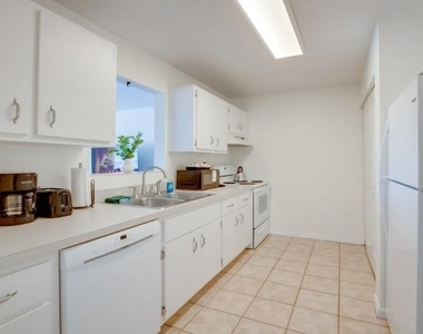 1920 Nw 12th Avenue - Photo Thumbnail 8