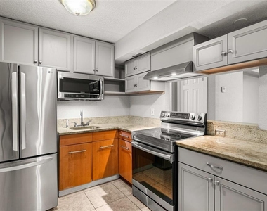 910 Lake Destiny Road - Photo Thumbnail 19