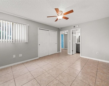 910 Lake Destiny Road - Photo Thumbnail 9