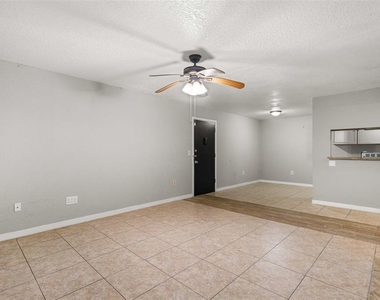 910 Lake Destiny Road - Photo Thumbnail 15