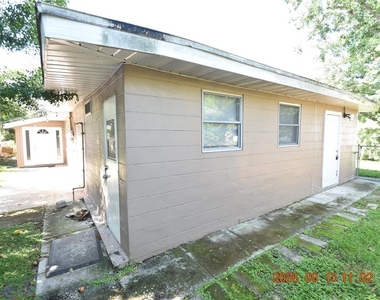 3201 30th Street N - Photo Thumbnail 3
