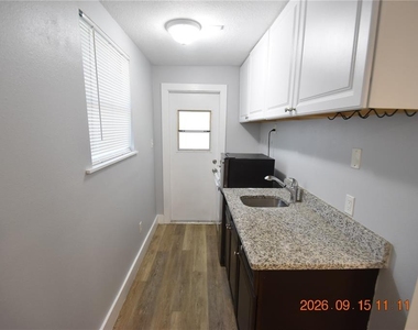 3201 30th Street N - Photo Thumbnail 8