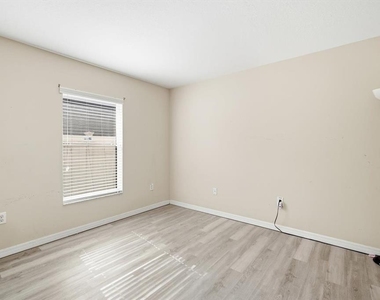 3781 Madbury Circle - Photo Thumbnail 9