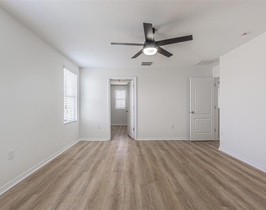 10536 Whispering Hammock Drive - Photo Thumbnail 22