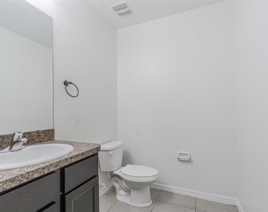 10536 Whispering Hammock Drive - Photo Thumbnail 9