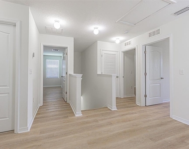 10536 Whispering Hammock Drive - Photo Thumbnail 15