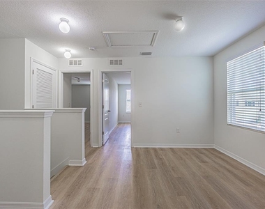10536 Whispering Hammock Drive - Photo Thumbnail 14