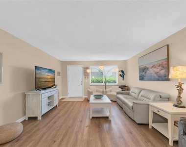 2960 59th Street S - Photo Thumbnail 3