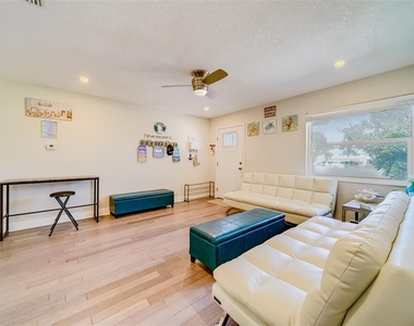 11472 Park Boulevard - Photo Thumbnail 2
